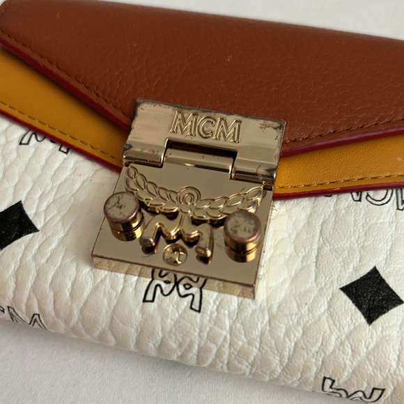 MCM Patricia trifold wallet in white/cognac - Picture 2 of 12